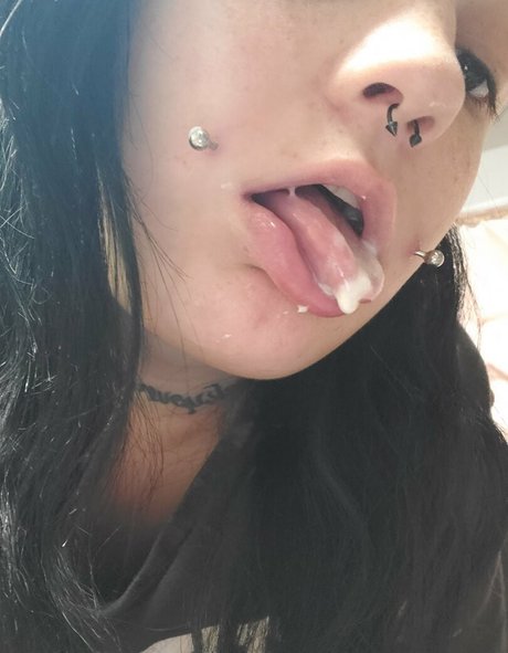 乳首 オンリーファンズ えろた 写真