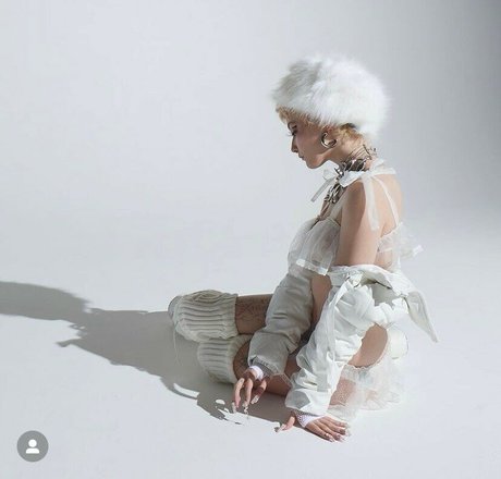 Chloe Moriondo 素敵なモデル 画像