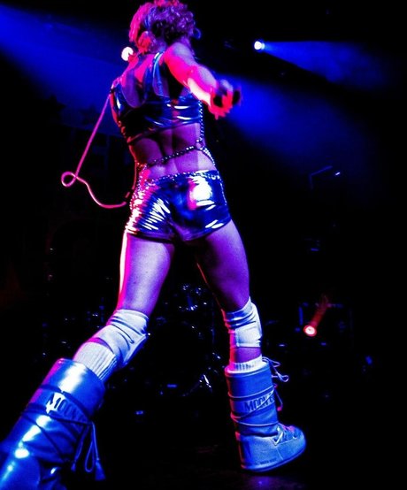 Chloe Moriondo xxx女優 写真