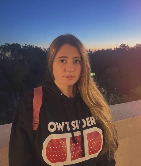 日本の熟女オンリーファンズ ホット 写真