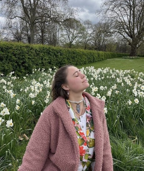 陸軍の熟女オンリーファンズ HD ギャラリー