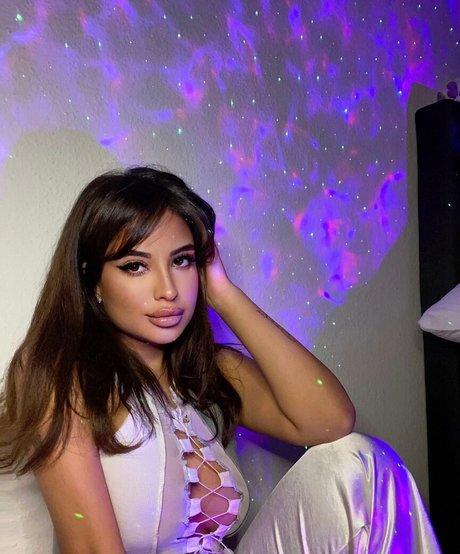 Helia Soltani スター 裸 写真