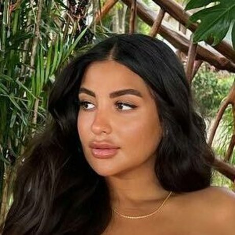 Helia Soltani ホット女優 画像