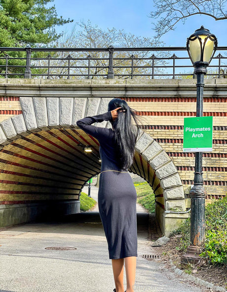 巨乳オナニーオンリーファンズ 無料セックス 画像