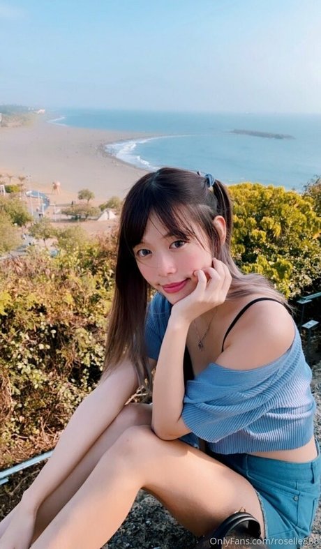 ティックトックスター オンリーファンズ 素敵 画像