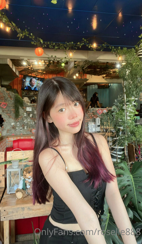 roselle888 ポルノスター ホット 写真