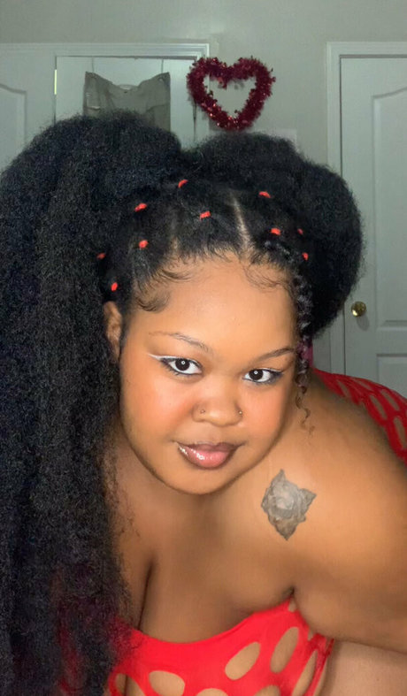 マッサージセラピストオンリーファンズ セクシーヌード ギャラリー