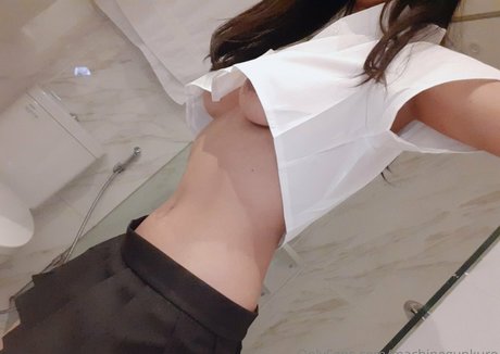 スペードのクイーン オンリーファンズ セクシー 写真