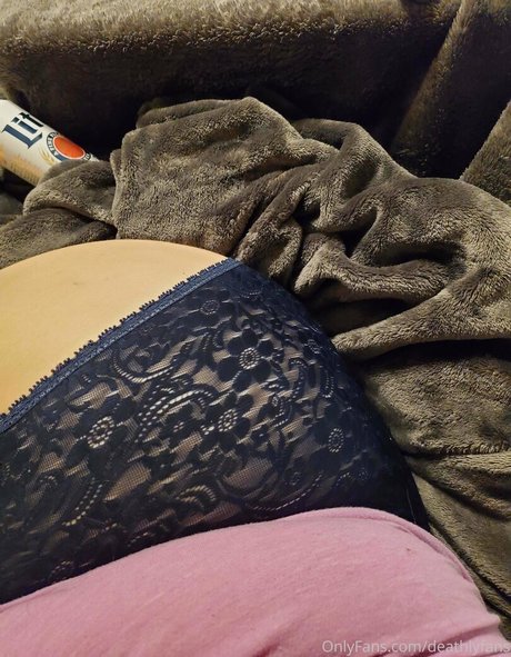 deathlyfans アダルトモデル ギャラリー