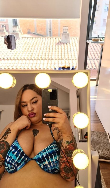 熟女の手コキオンリーファンズ セクシー 写真