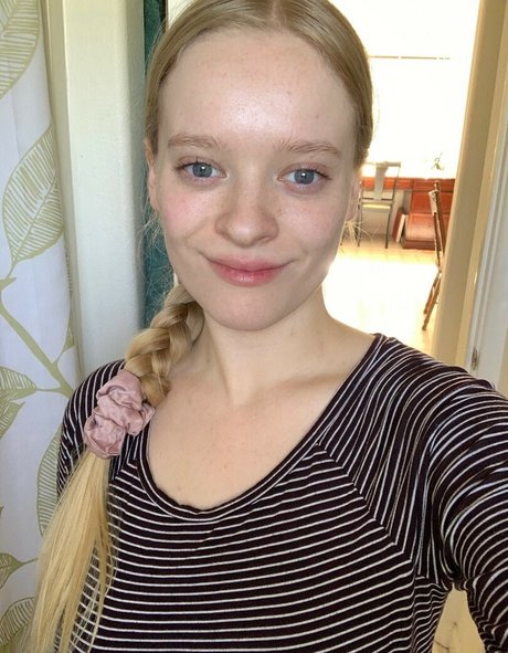 痴女ティーンオンリーファンズ 美しいヌード 画像