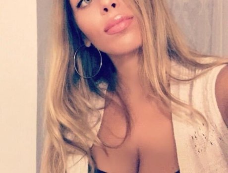 乳首オーガズム オンリーファンズ 無料セクシー 写真