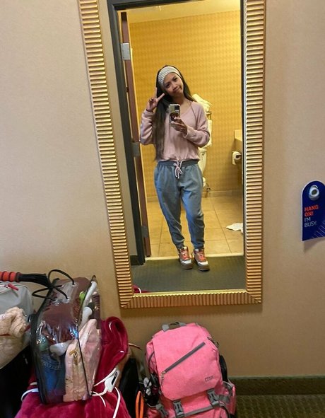 妊娠中のオンリーファンズ ベスト 画像