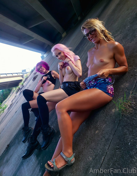 妊娠中のオンリーファンズ ホット裸 画像