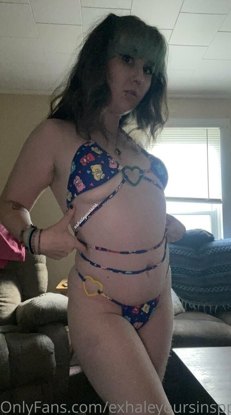 足 熟女 オンリーファンズ エロチック 写真