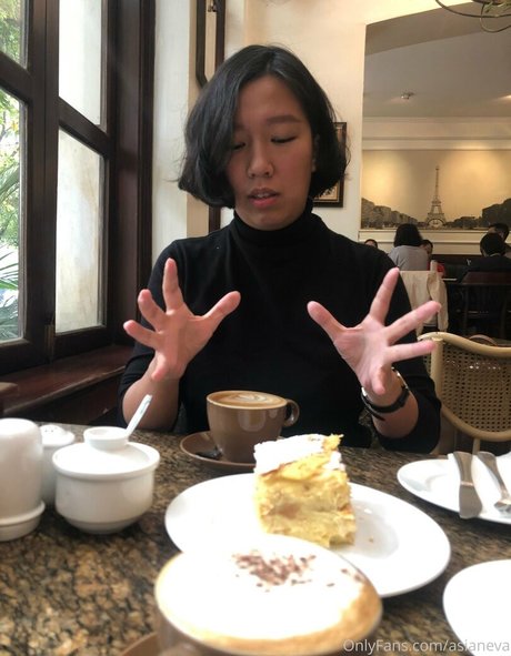 asianeva 美しいポルノスター 写真