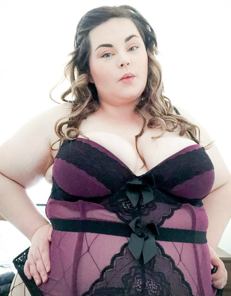 曲線美のブロンドオンリーファンズ セクシーxxx 画像