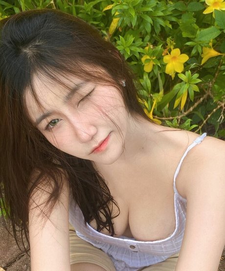 f manatsanan トップモデル 写真