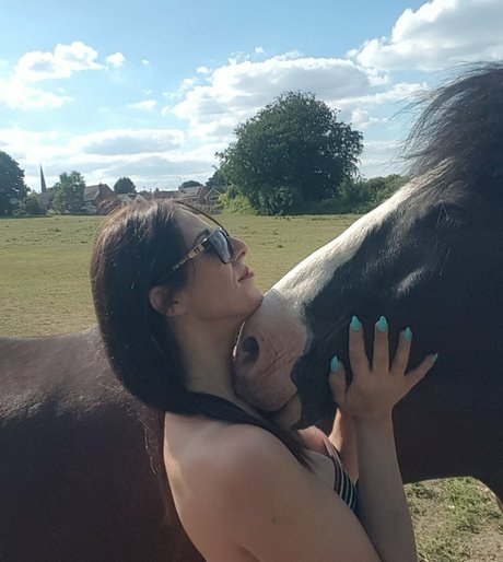 ボディビルダーヌードオンリーファンズ ホットセクシー 写真