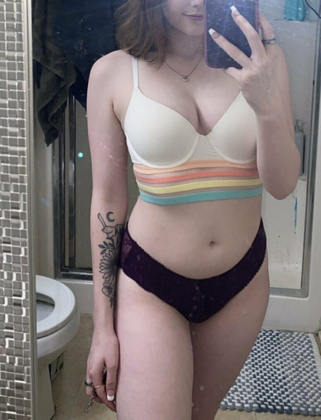 xoxokundaradoll ポルノスター ヌード 写真