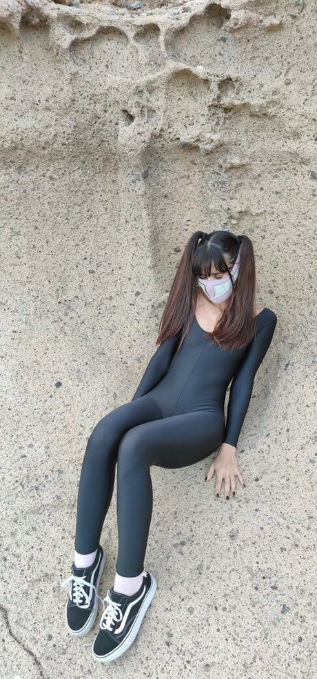 グローリーホールガールズオンリーファンズ 美しいヌード 画像