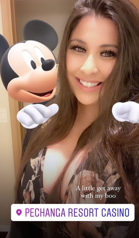Vanessa Romero 独占スター 画像
