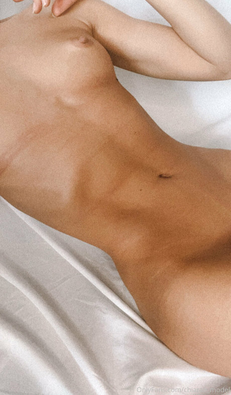 アラブの女の子オンリーファンズ ホット裸 写真