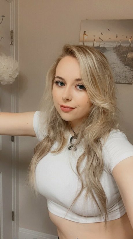 carmennem ヌードモデル ギャラリー