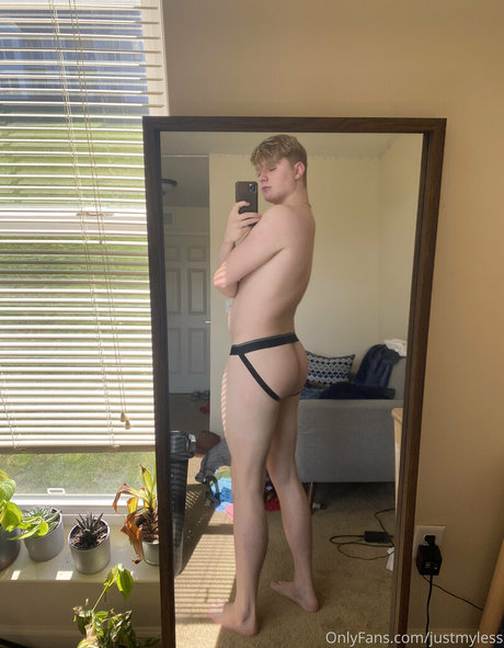 巨大ディルドオンリーファンズ ホット裸 画像