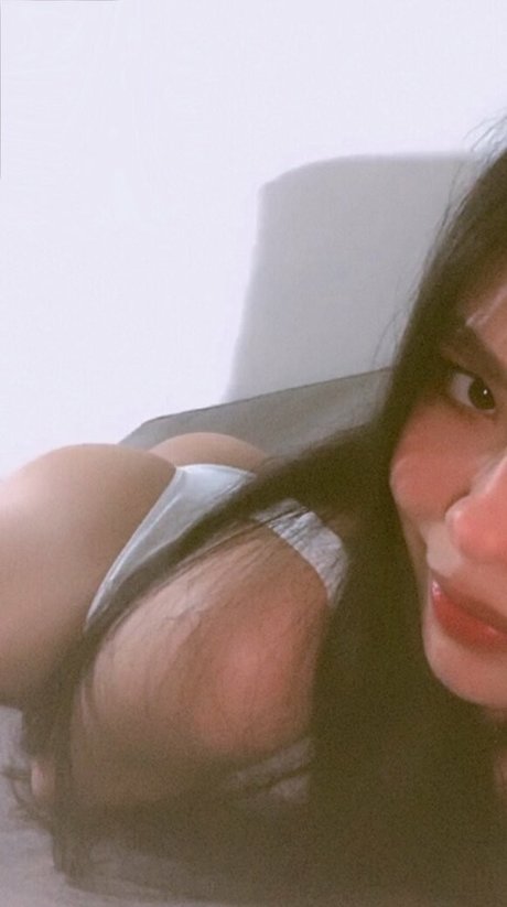 __tsunamy エロティックなスター ギャラリー