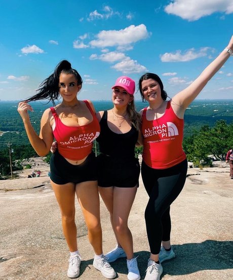 異人種間XXX オンリーファンズ ホット 写真