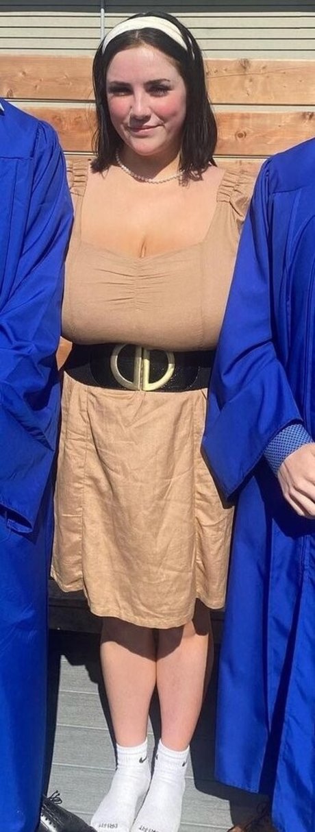 Kenzie A スター ヌード 写真