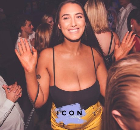 中出し 主観 オンリーファンズ xxx 画像