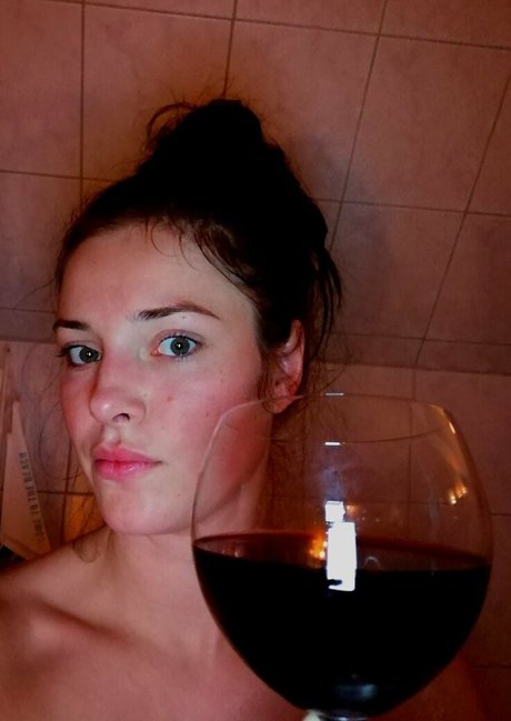 カムフィートオンリーファンズ 無料アダルト 写真