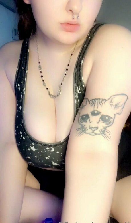 cheeky she elf ポルノスター 写真