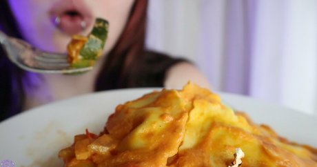 ティーンランジェリーオンリーファンズ ポルノ 画像