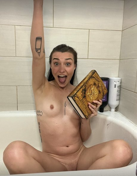 Itsdaddypipes セクシーモデル 画像