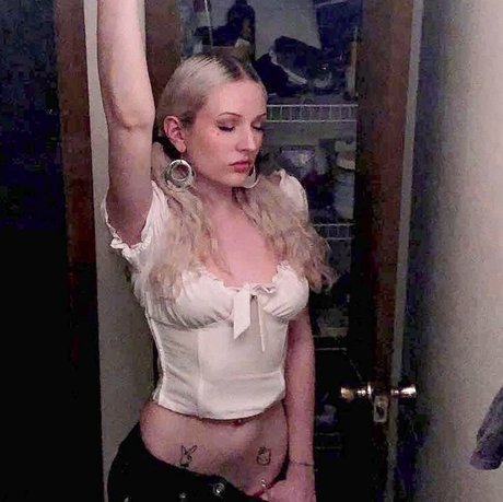 Cece Nicole Smith 完璧なモデル 画像