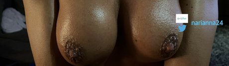 濡れたパンティーオンリーファンズ セクシーヌード 画像