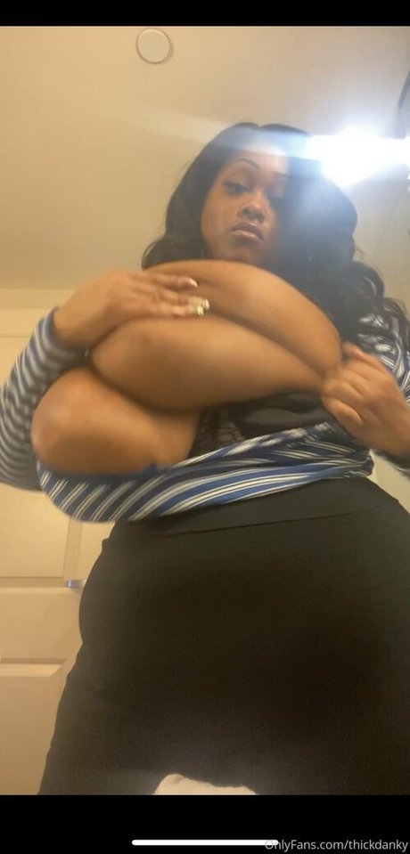 ぽっちゃりブルネットオンリーファンズ アート裸 ギャラリー