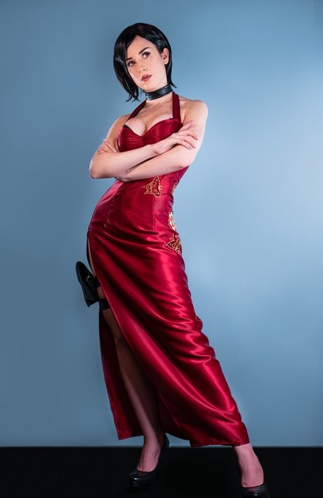 ティックトックスター オンリーファンズ ポルノグラフィック 写真