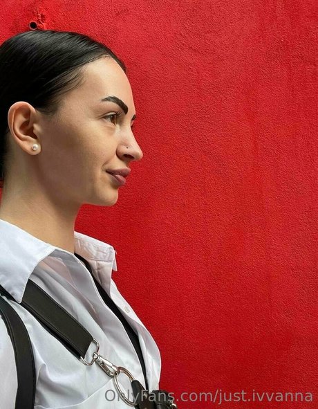 just ivvanna ポルノスター アート 画像