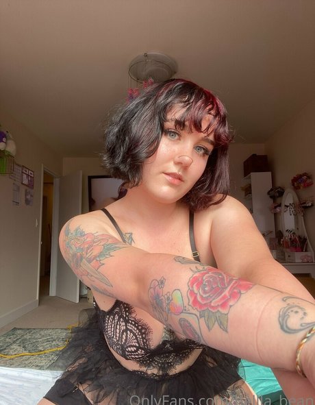 赤毛の痩せたオンリーファンズ セクシー裸 写真