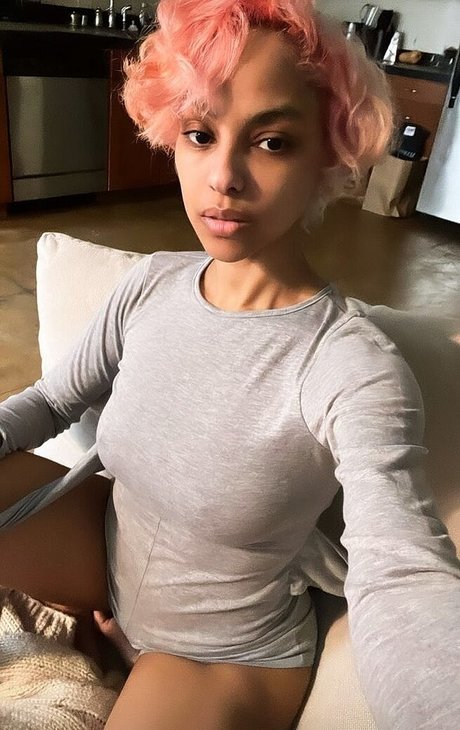 Jul of the nile ヌードスター 写真