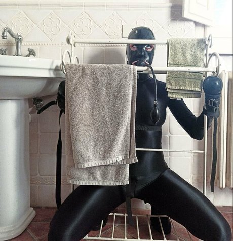 collaredfeline セックスモデル 画像