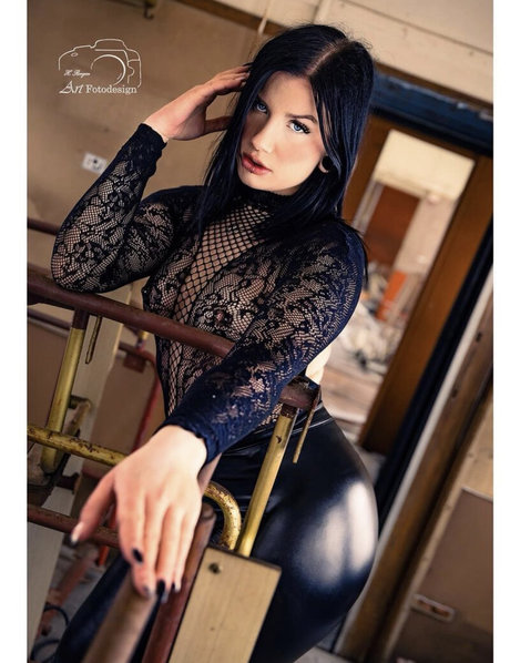 Shitboxmommy 独占モデル 写真