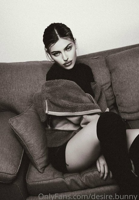 desire bunny 裸のモデル 画像