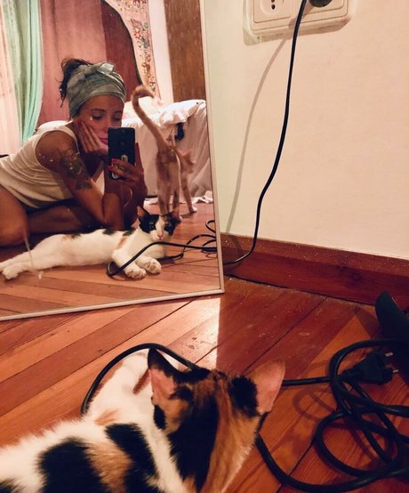 Ceyda Kocman 裸のモデル 写真