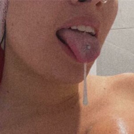 熟女のおっぱいオンリーファンズ 美しいポルノ 写真