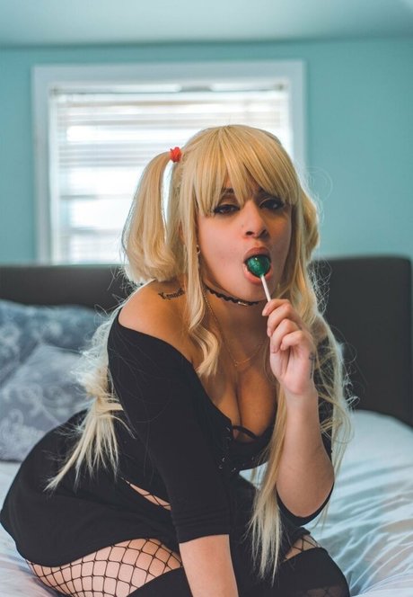 曲線美のランジェリーオンリーファンズ ホットxxx 写真